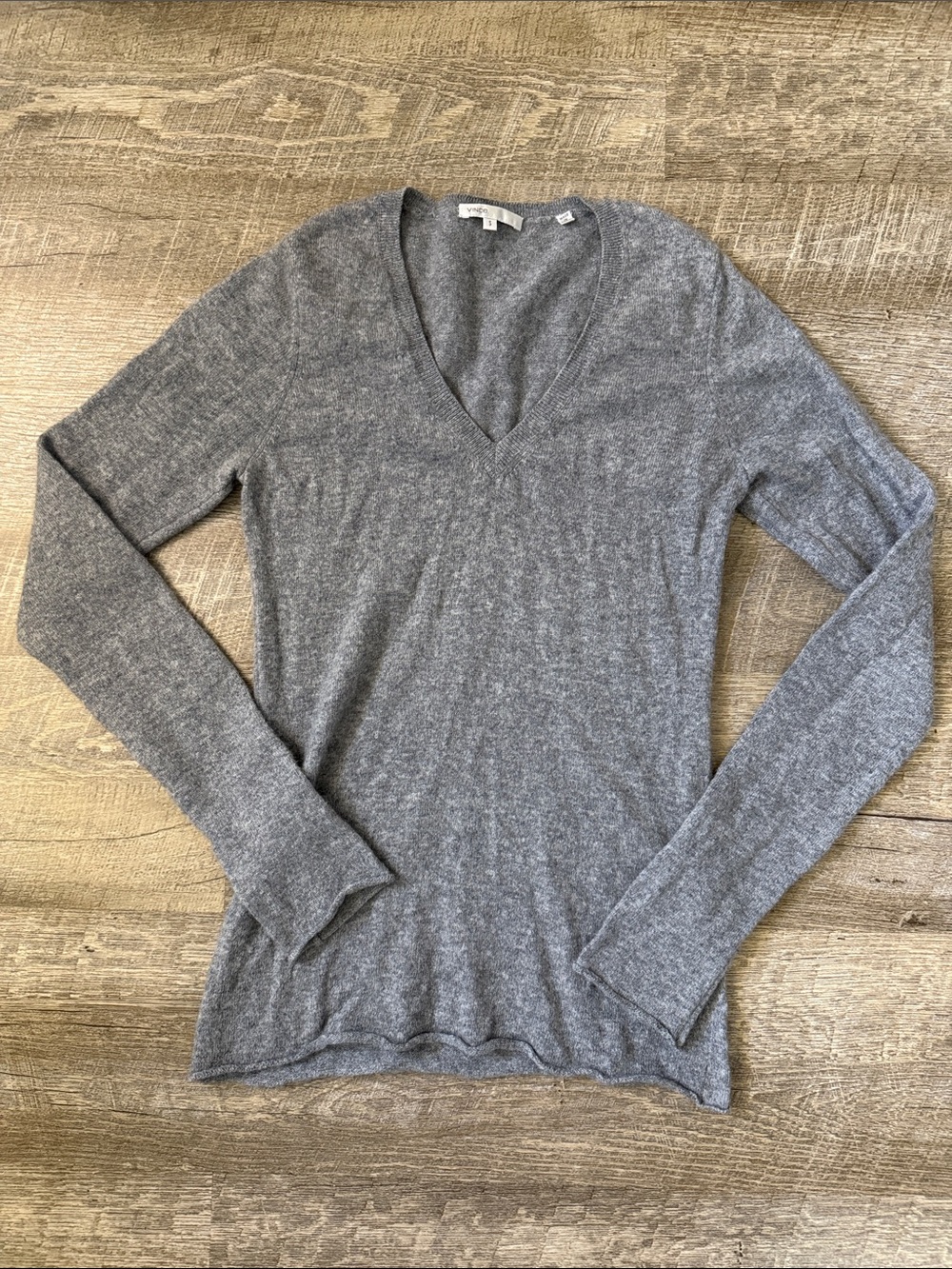 Vince Women’s Gray V-Neck Cashmere Sweater Size Small
